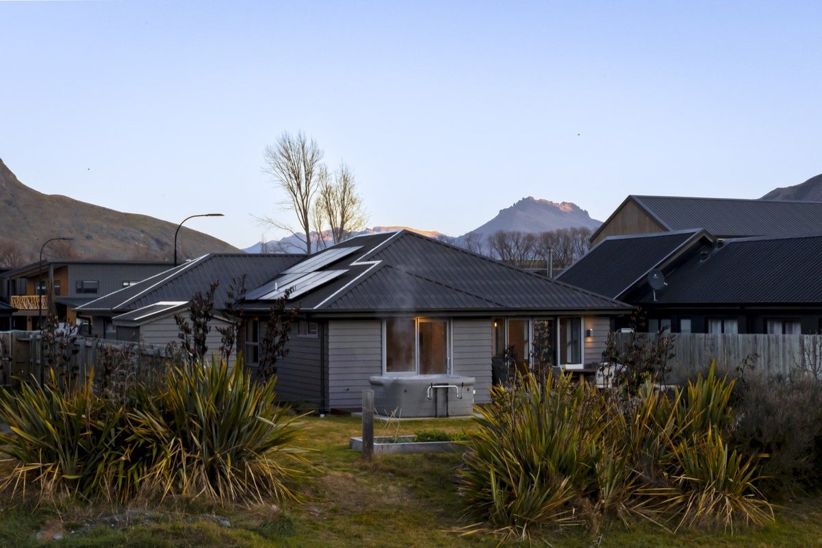 27 Walton Way, Lower Shotover, Queenstown - Carousel 2