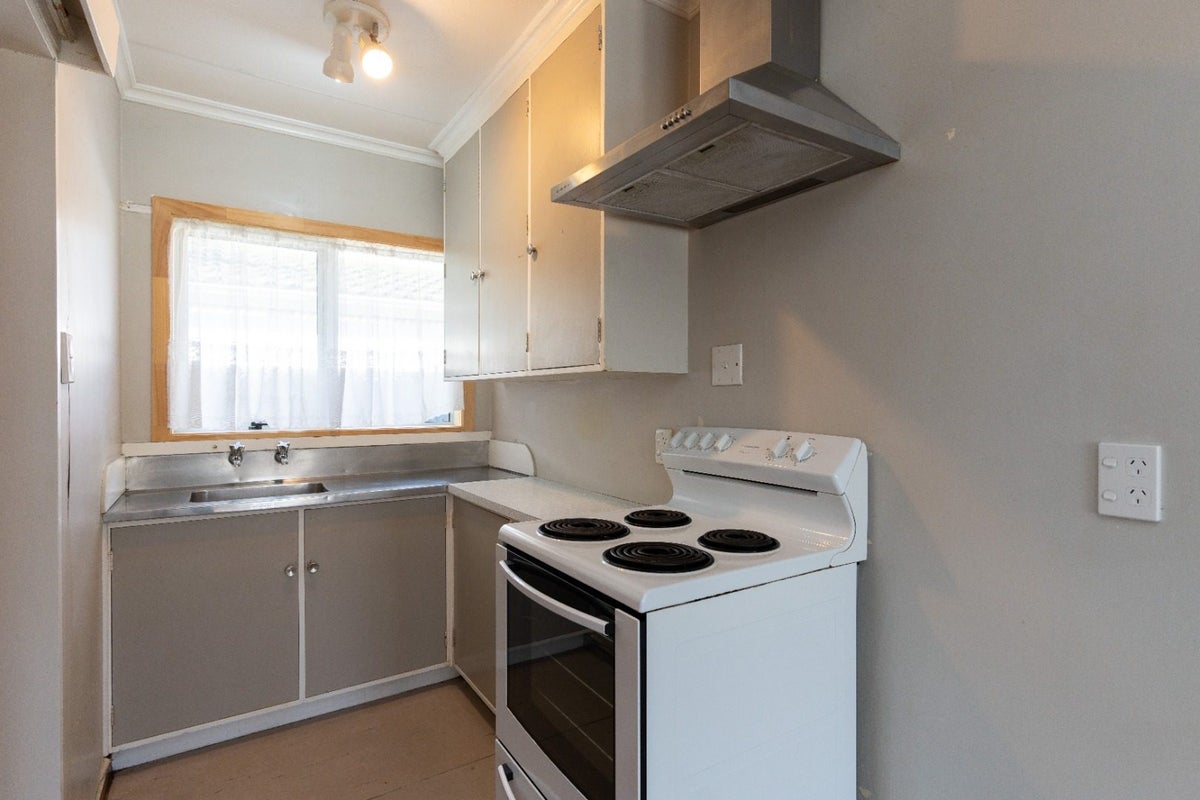 11 South Street, West End, Palmerston North - Carousel 2