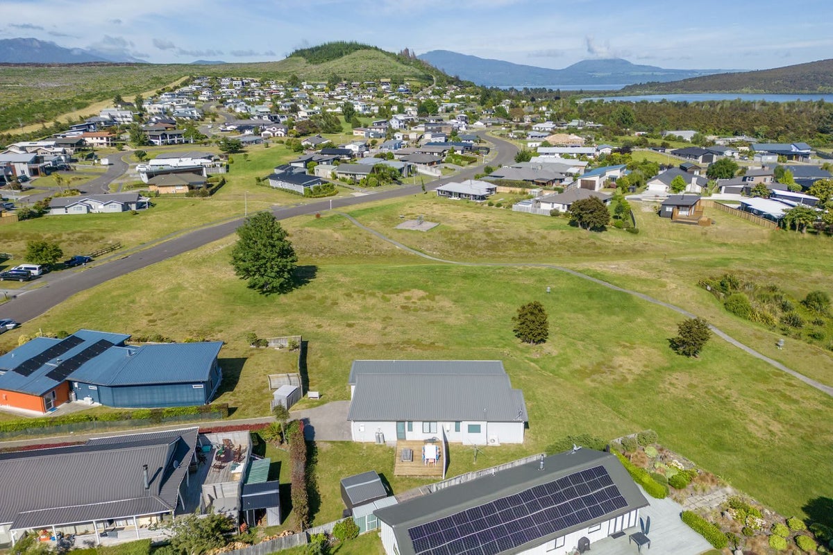 112 Parekaawa Drive, Motuoapa, Motuoapa - Carousel 2