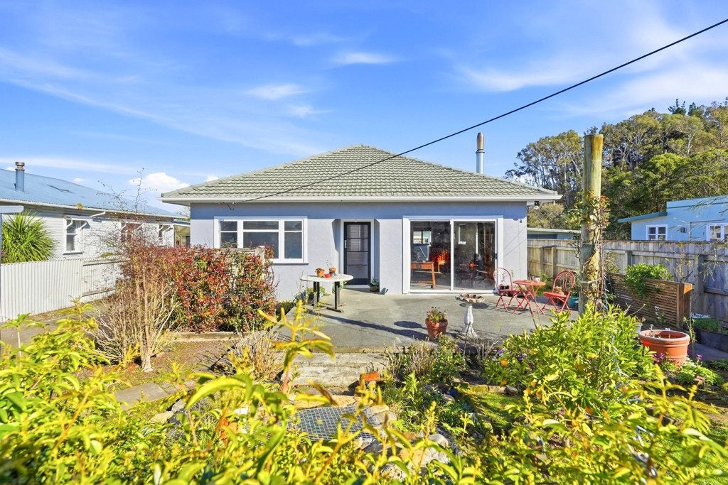 43 Field Street, Aramoho, Whanganui - Carousel 1