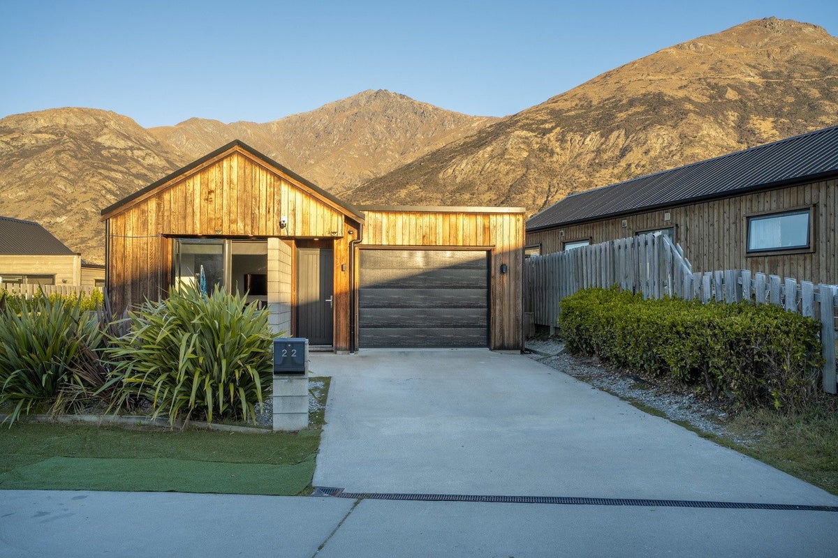22 Huxley Place, Lake Hayes, Queenstown - Carousel 2
