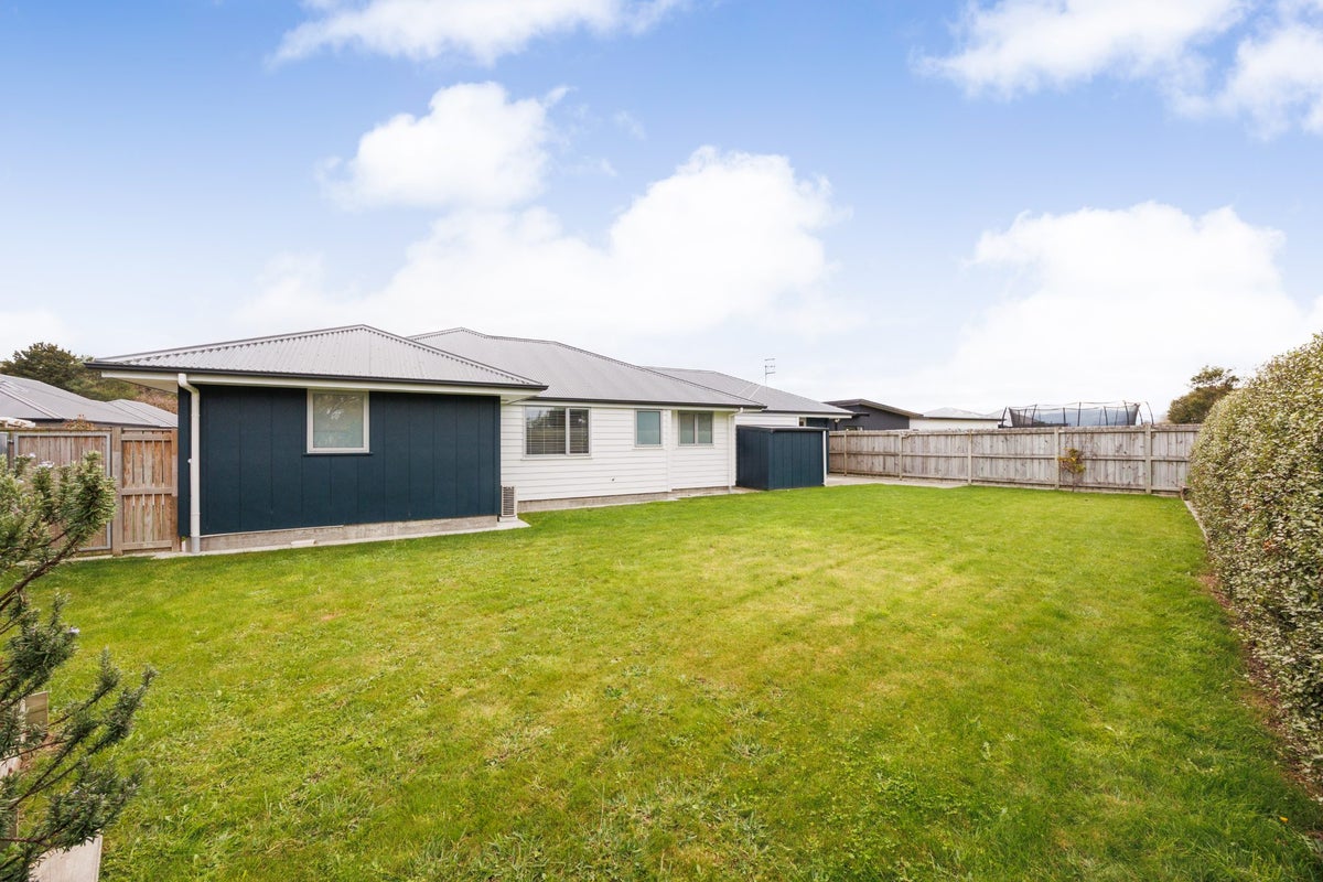30 Freedom Drive, Kelvin Grove, Palmerston North - Carousel 35