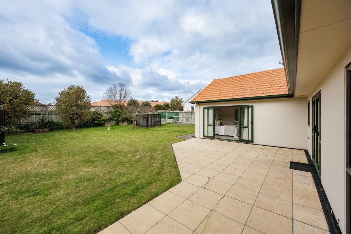 14 Arataki Road, Havelock North, Havelock North - Carousel 13