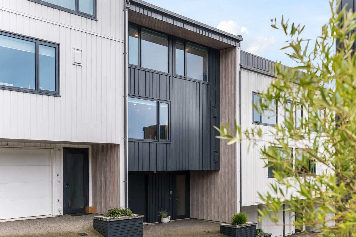 A3/12A QUETTA ST, NGAIO, WELLINGTON - Carousel 1