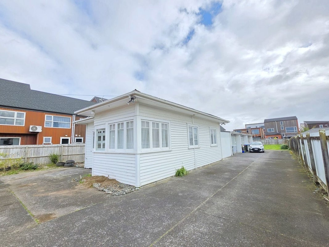 17 Albert Street, Otahuhu, Auckland City, Auckland - Carousel 2