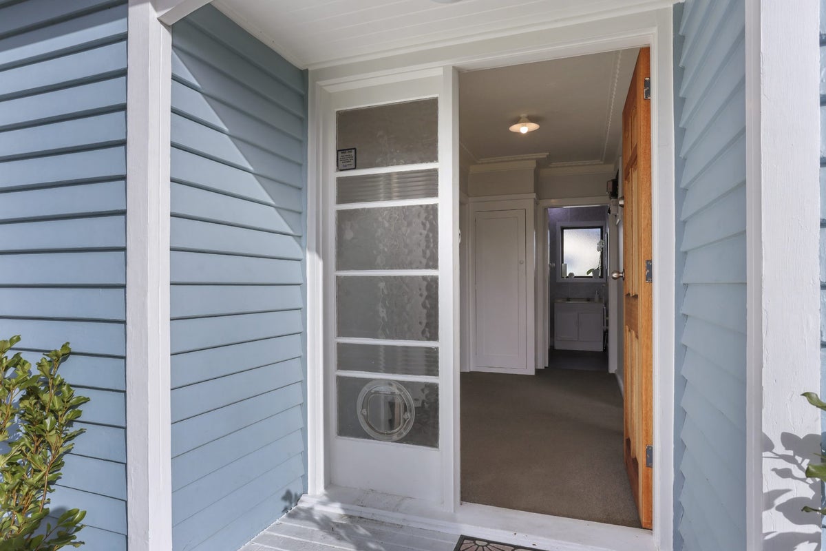 1/28 Neill Street, Hornby, Christchurch - Carousel 2