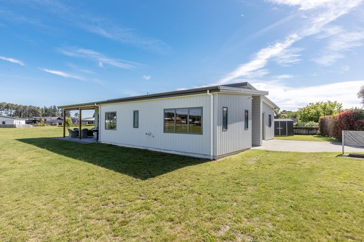 112 Parekaawa Drive, Motuoapa, Motuoapa - Carousel 1