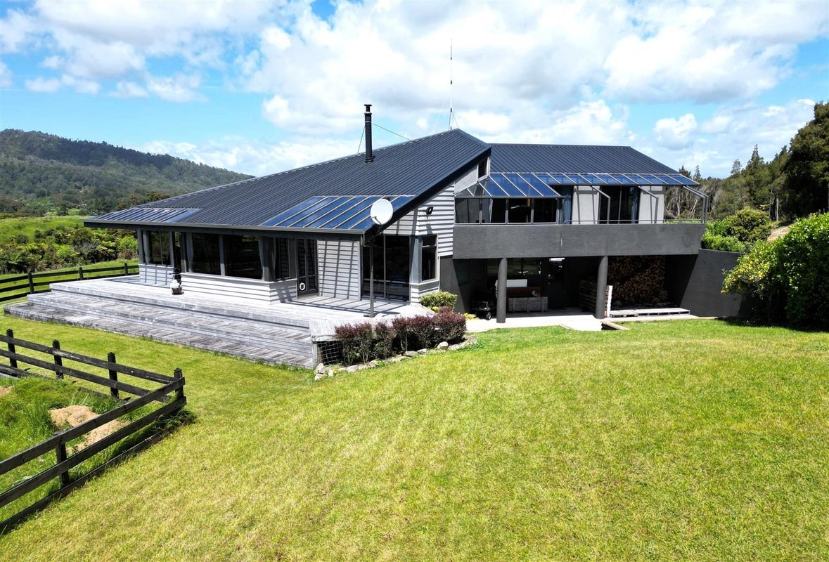 869C Seven Mile Road, Rapahoe, Greymouth - Carousel 1