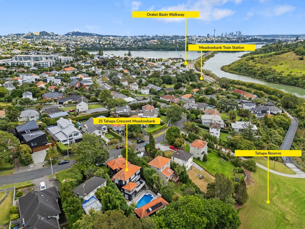 35 Tahapa Crescent, Meadowbank, Auckland - Carousel 21