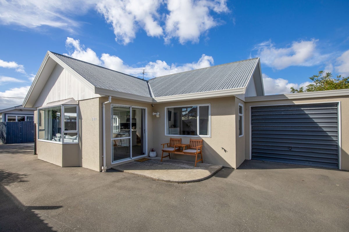 2/31 Barrie Street, Addington, Christchurch - Carousel 2