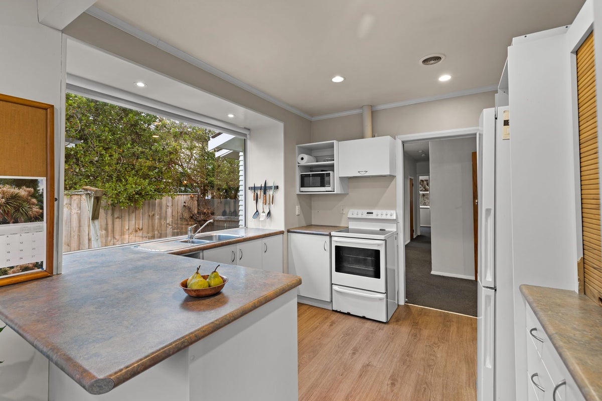 7 Lifford Place, Awapuni, Palmerston North - Carousel 2