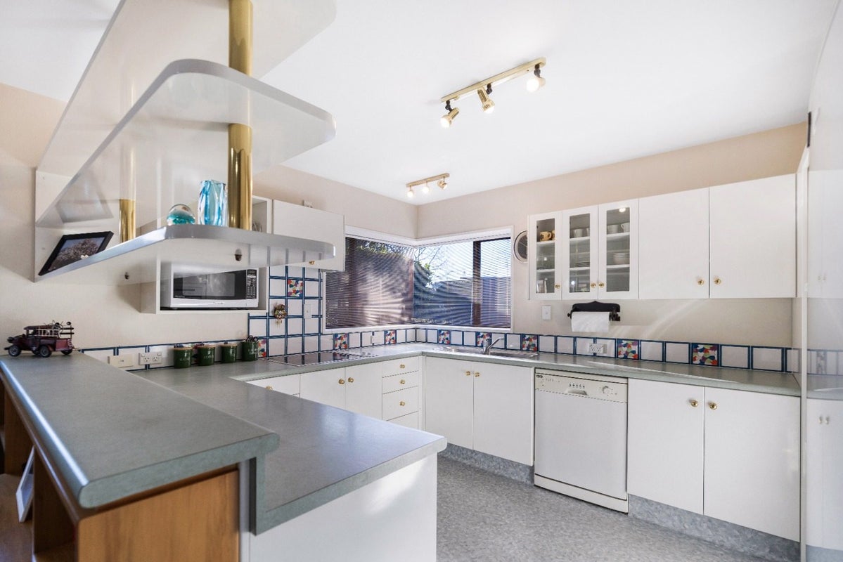 2/433 Memorial Avenue, Burnside, Christchurch - Carousel 2