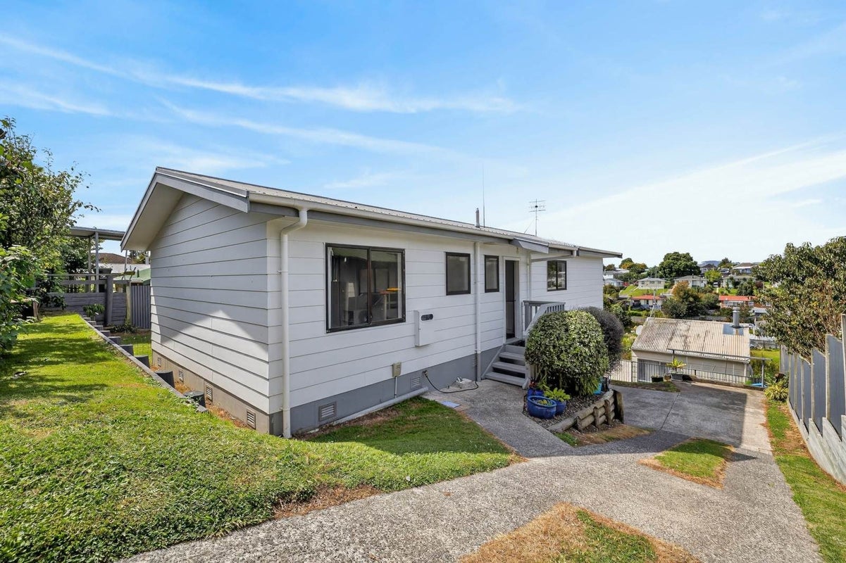 40A Greerton Road, Gate Pa, Tauranga - Carousel 1
