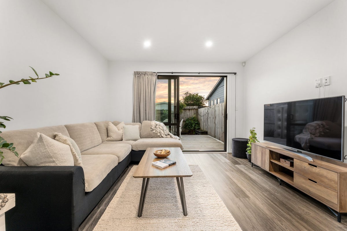 6/3 Abbotleigh Avenue, Te Atatu Peninsula, Waitakere City, Auckland - Carousel 2