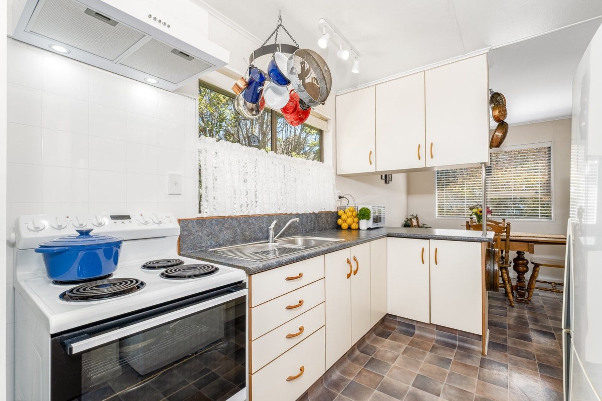 90 Omapere Street, Whitby, Porirua - Carousel 2