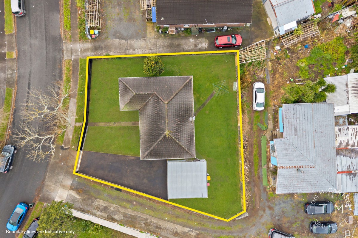 12 Desmond Place, Otara, Auckland - Carousel 12