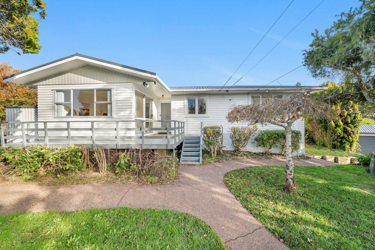 17 Kimber Hall Avenue, Mount Roskill, Auckland - Carousel 1