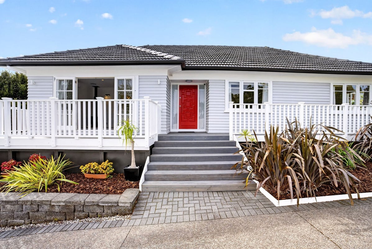 20 Brian Crescent, Stanmore Bay, Whangaparaoa - Carousel 1