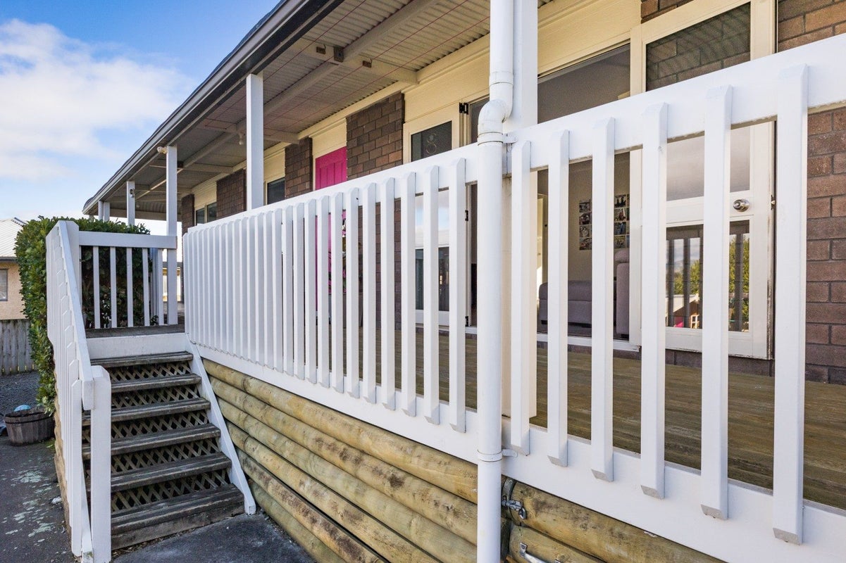 20 Lydia Place, Kelvin Grove, Palmerston North - Carousel 30