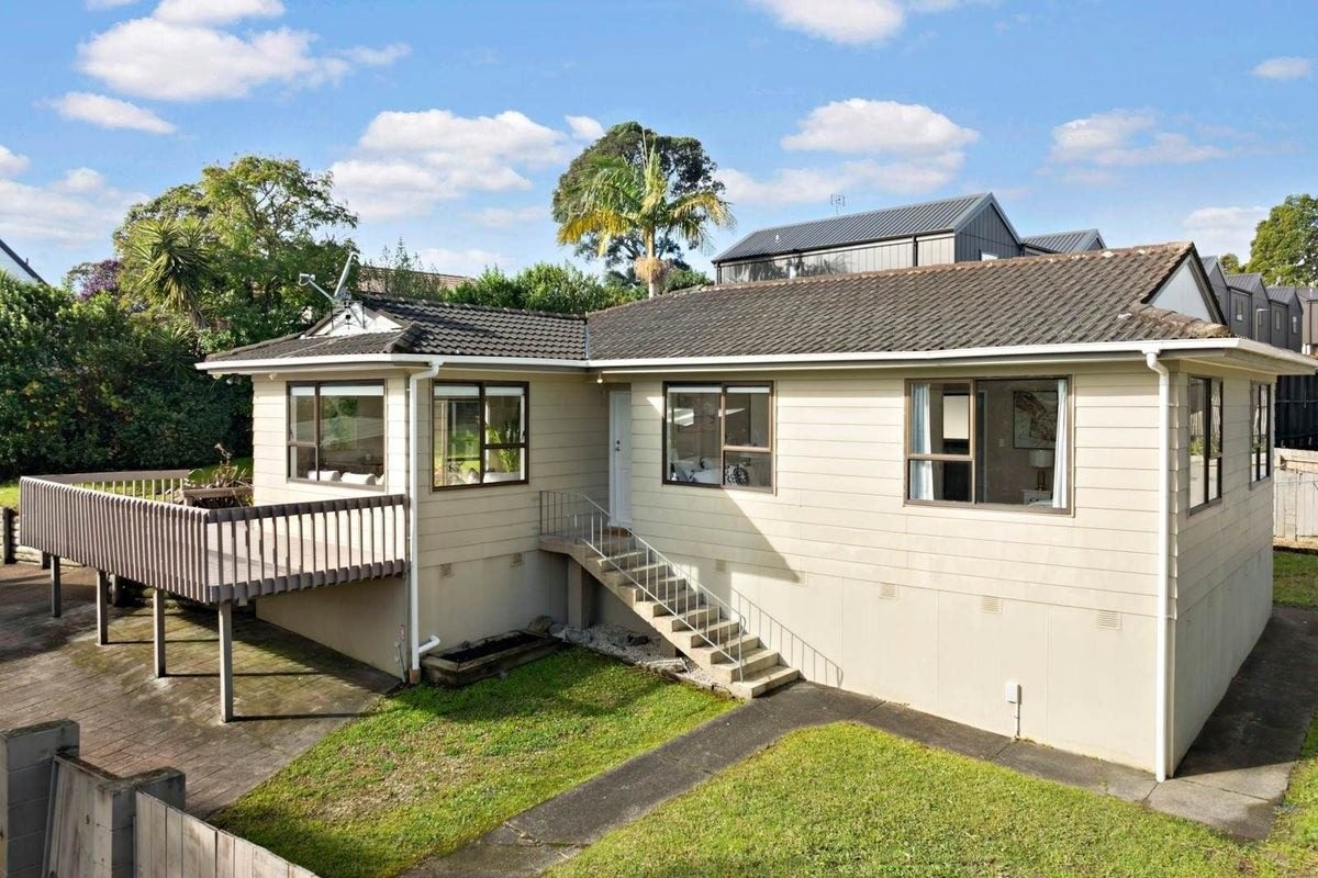 9 Glucina Place, Glen Eden, Waitakere City, Auckland - Carousel 1