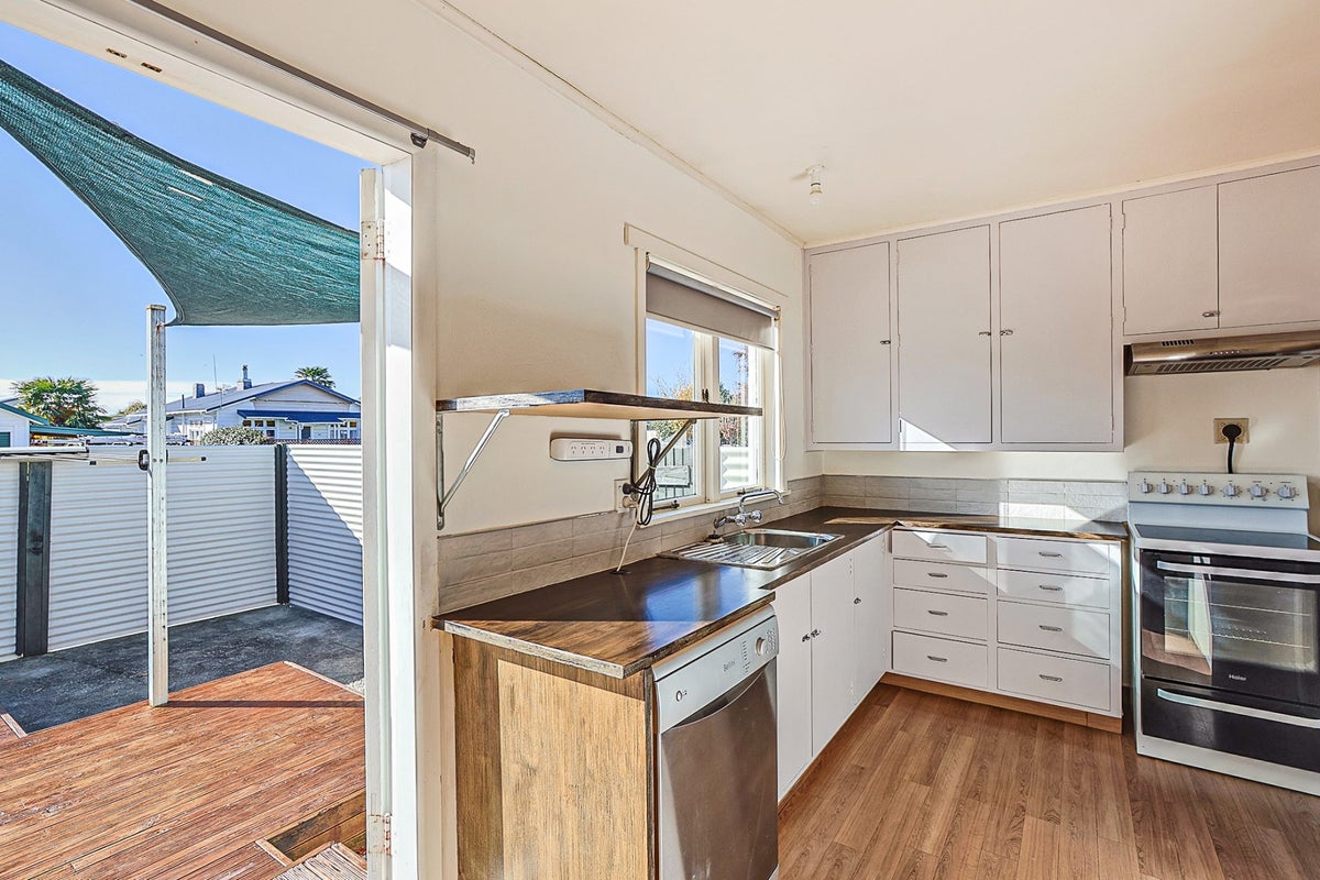 209 Mclean Street, Saint Leonards, Hastings - Carousel 2