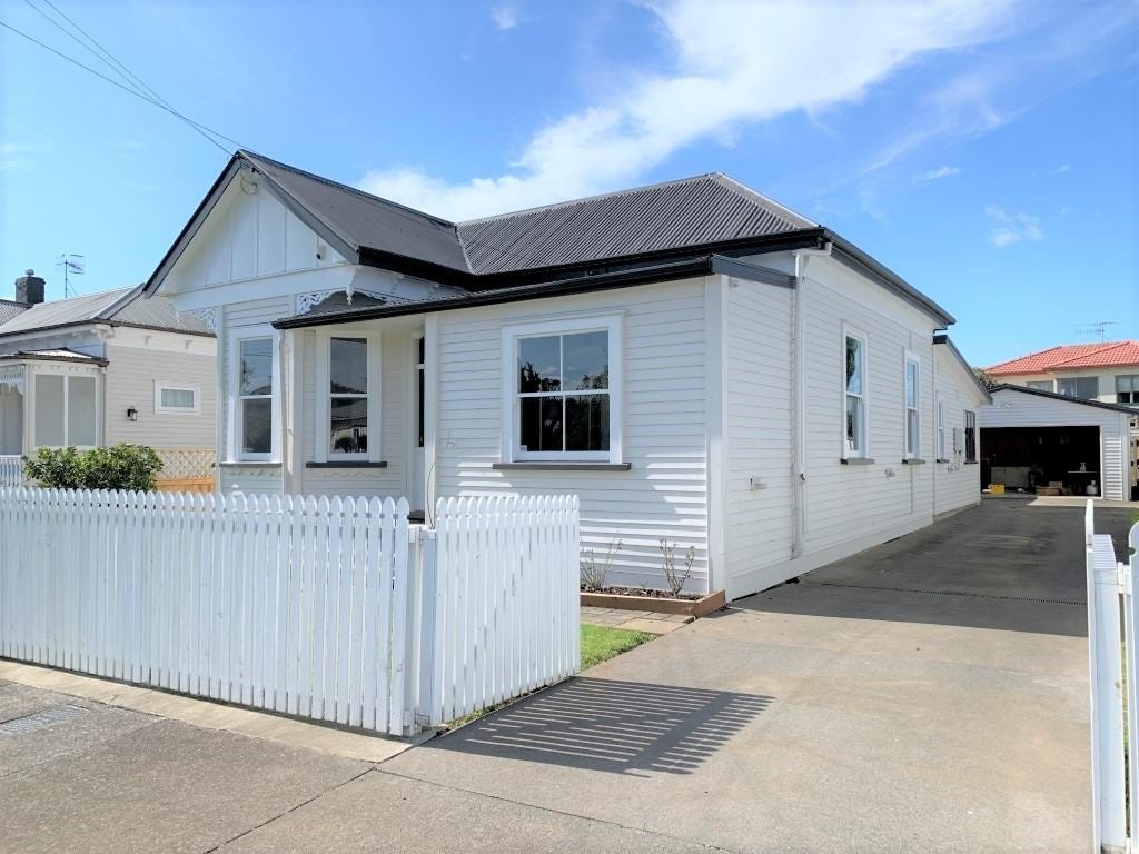11 Sunnyvale Road, Greenlane, Auckland - Carousel 2