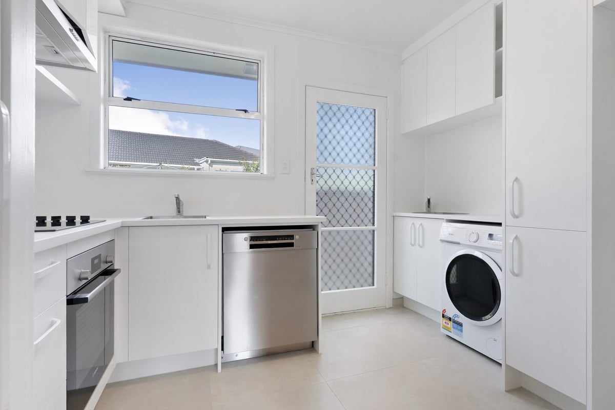 3/13 Kings Road, Panmure, Auckland - Carousel 2