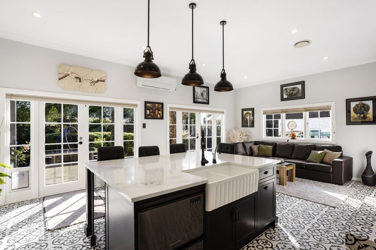 23 Wilson Avenue, Saint Clair, Dunedin - Carousel 2