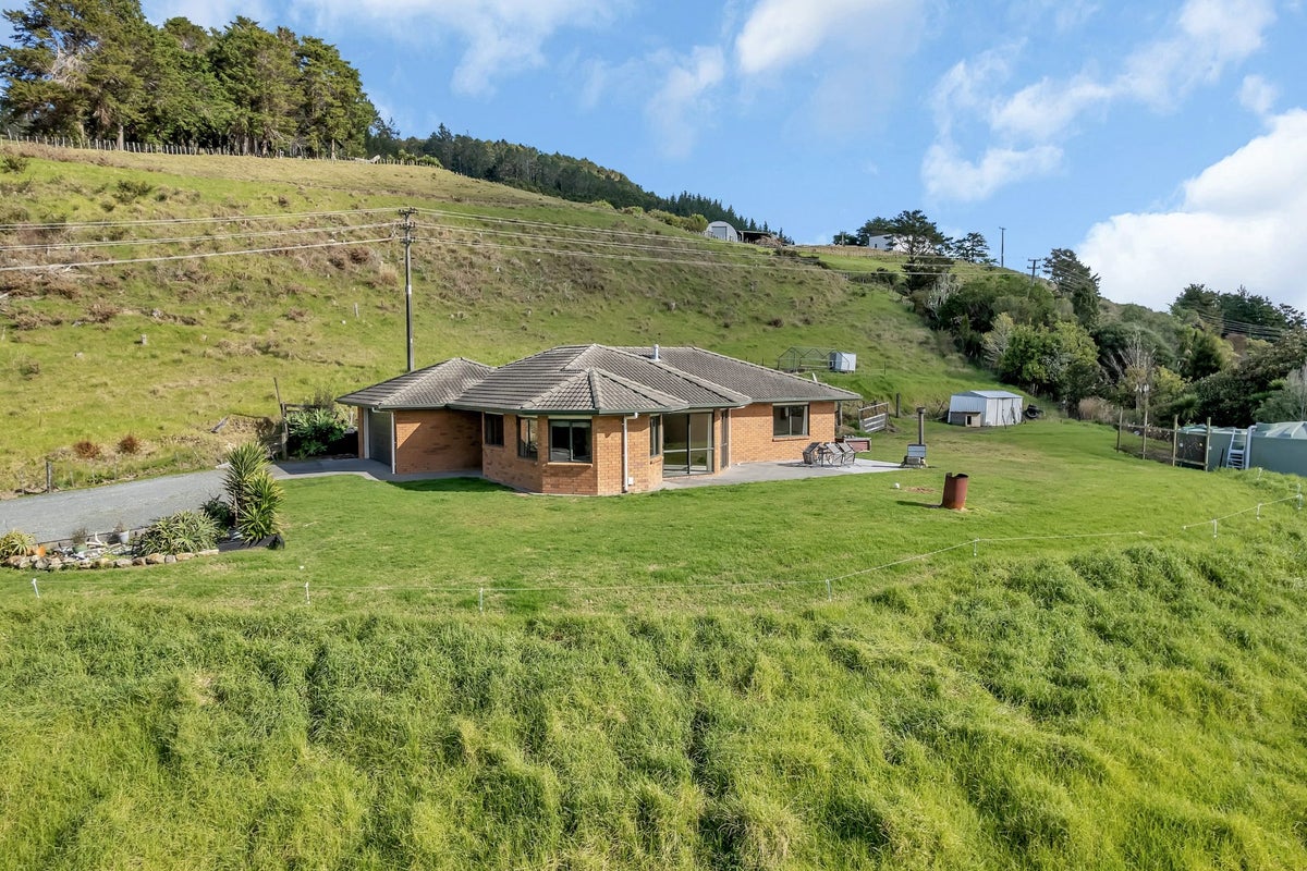 45 Mountain View Road, Hikurangi, Hikurangi - Carousel 1