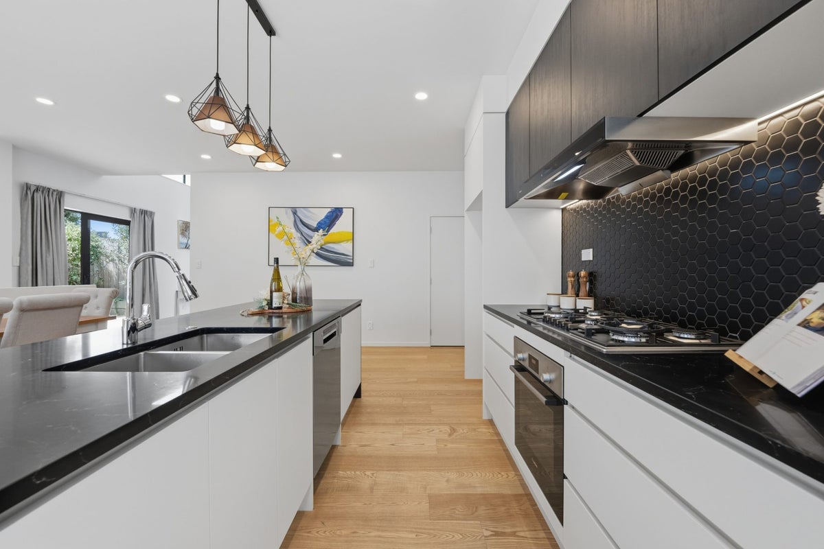 9B Anson Place, Saint Johns, Auckland - Carousel 2