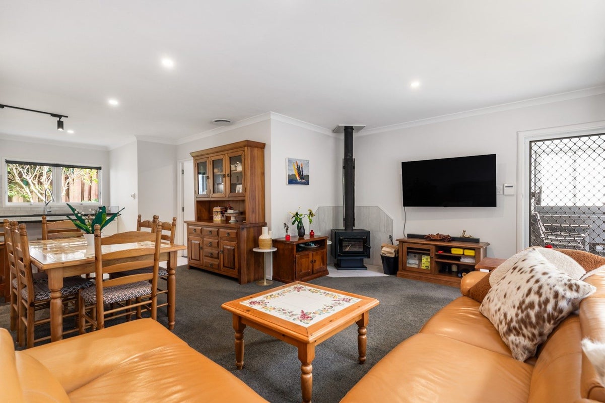 3/39 Pegler Drive, Howick, Auckland - Carousel 2