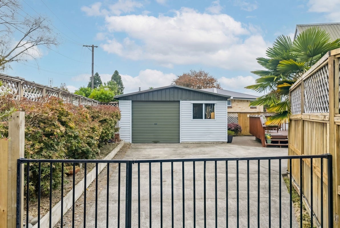 15B Anderson Road, Deanwell, Hamilton - Carousel 30
