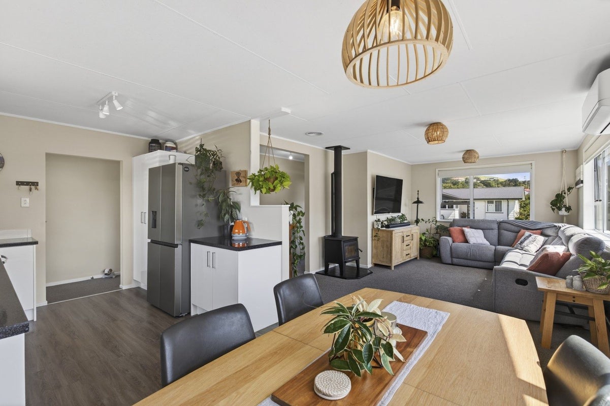 19 Grenville Street, Marfell, New Plymouth - Carousel 2