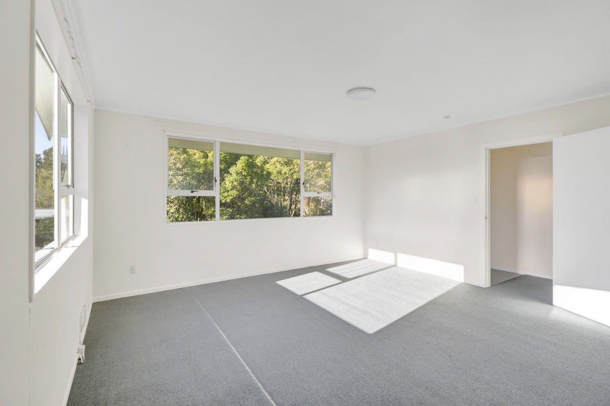 5D Bromley Place, Westown, New Plymouth - Carousel 2