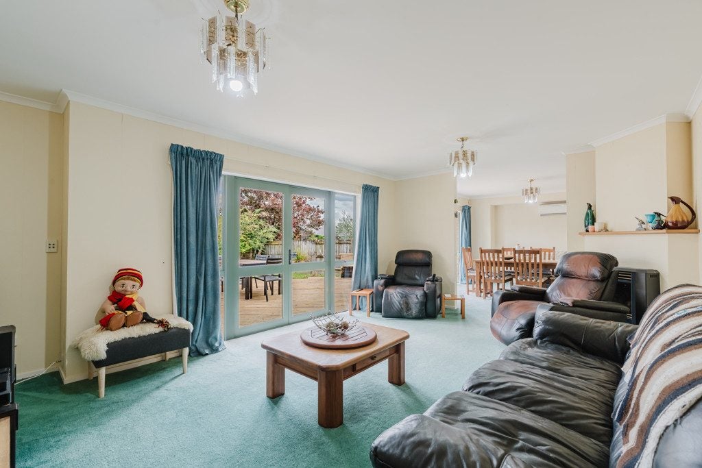 6 Ada Place, Fairview Downs, Hamilton - Carousel 2
