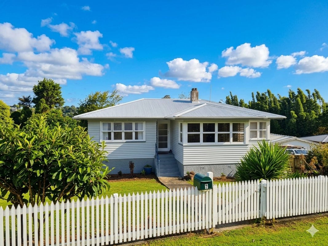 2 Farmer Street, Kamo, Whangarei - Carousel 1