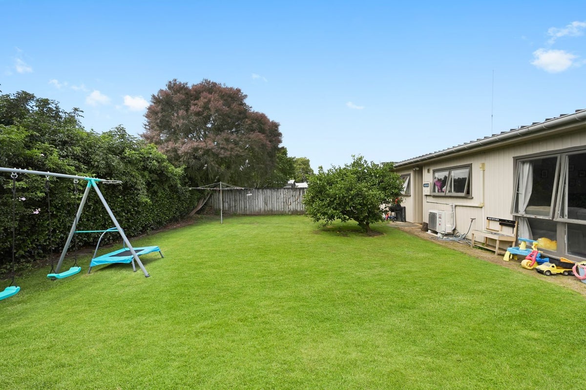 266 Sandwich Road, St Andrews, Hamilton - Carousel 14