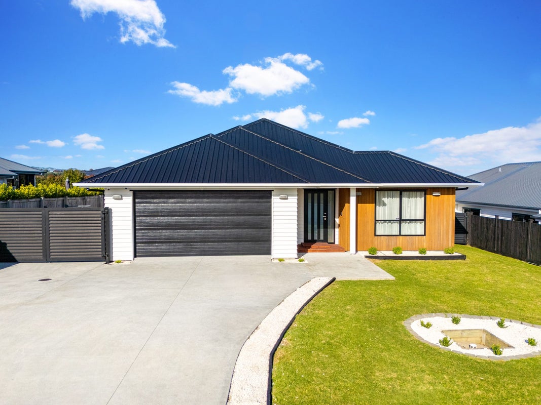 61 Eighth View Avenue, Beachlands, Auckland - Carousel 2