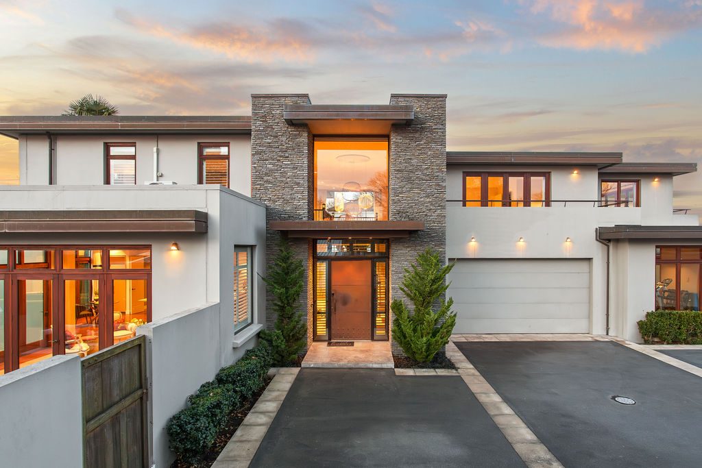 118 Straven Road, Fendalton, Christchurch - Carousel 1