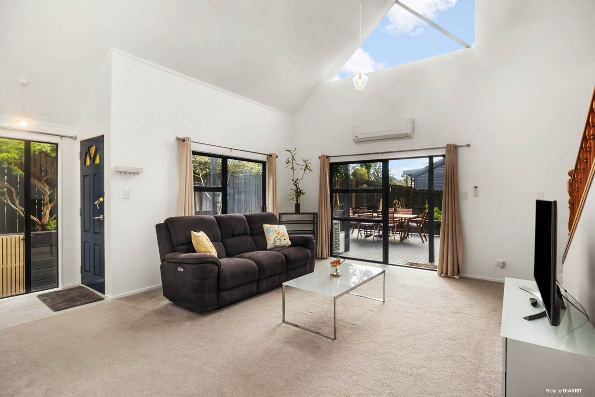 2/184 Norman Lesser Drive, St Johns, Auckland - Carousel 2