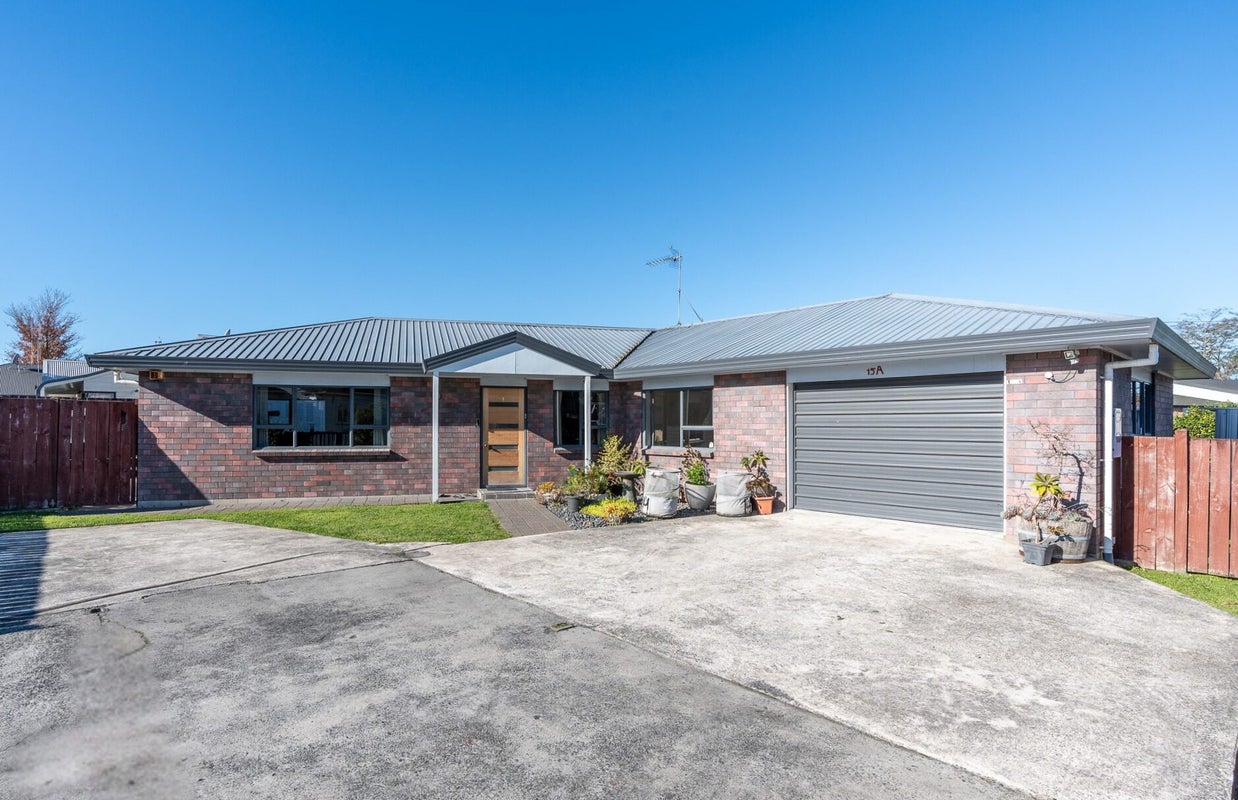 15 Forest Lake Road, Forest Lake, Hamilton - Carousel 1