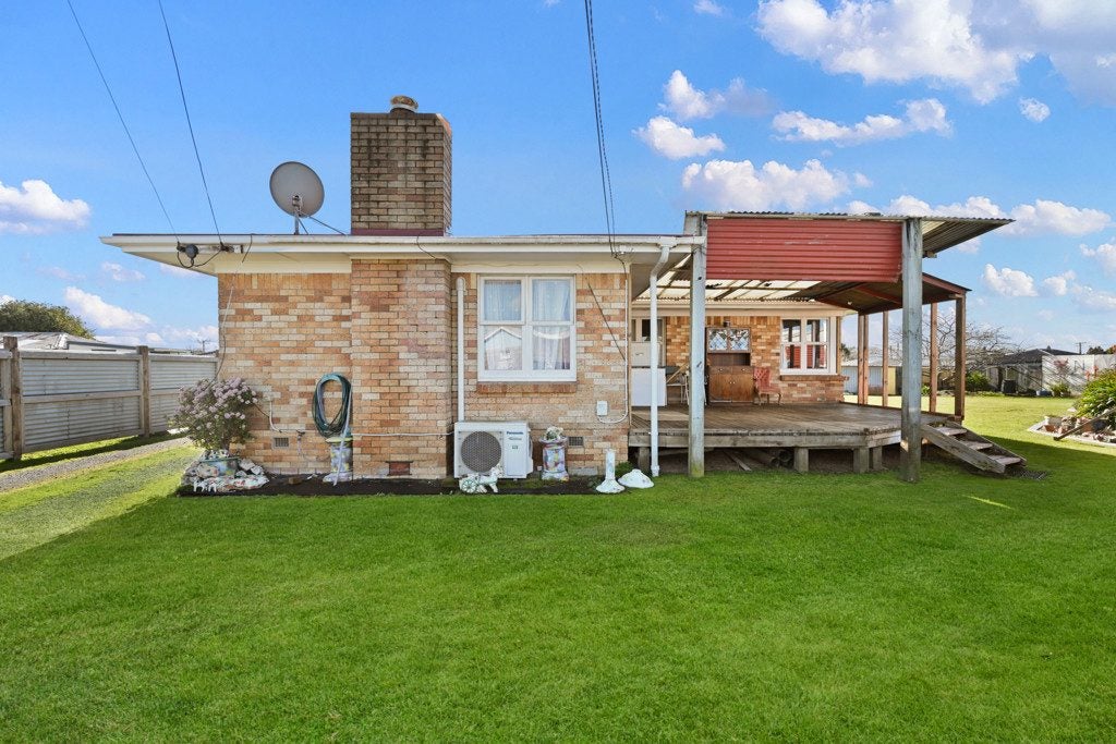 23 Mears Road, St Andrews, Hamilton - Carousel 1