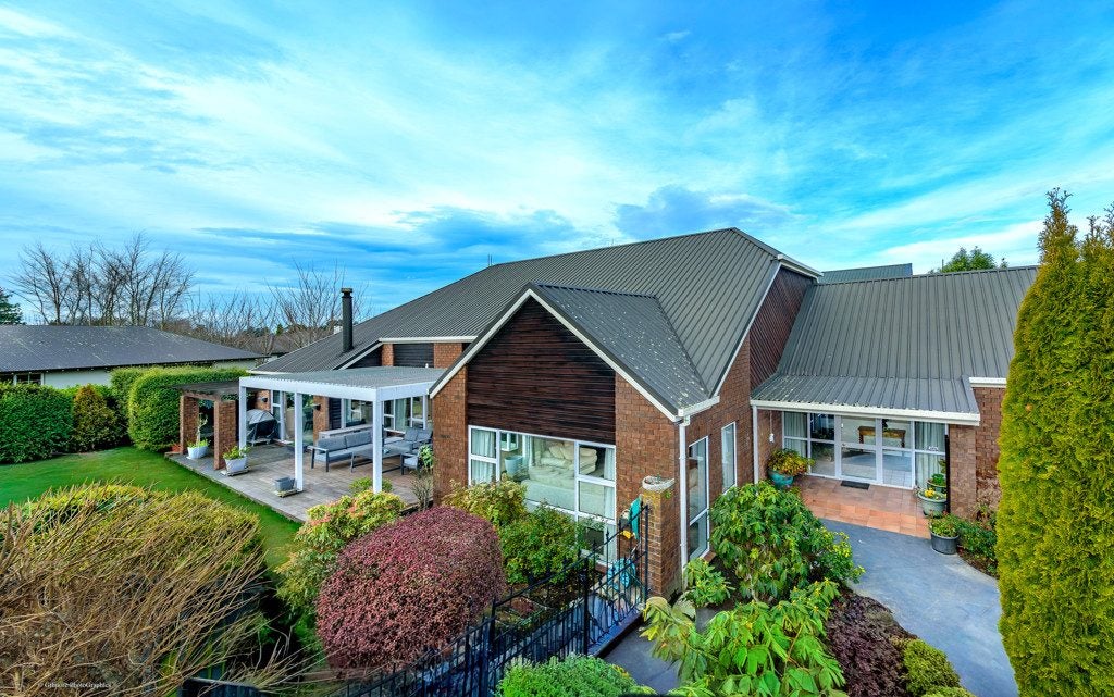 22 Felstead Place, Avonhead, Christchurch - Carousel 1