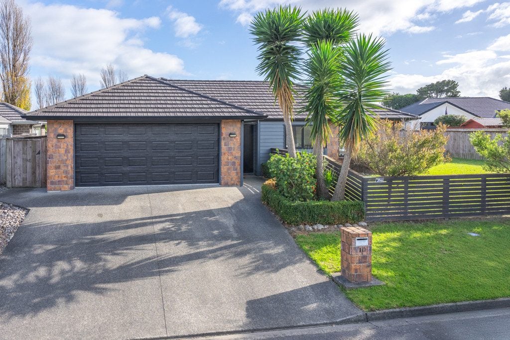 10 Moy Place, Otaki - Carousel 1
