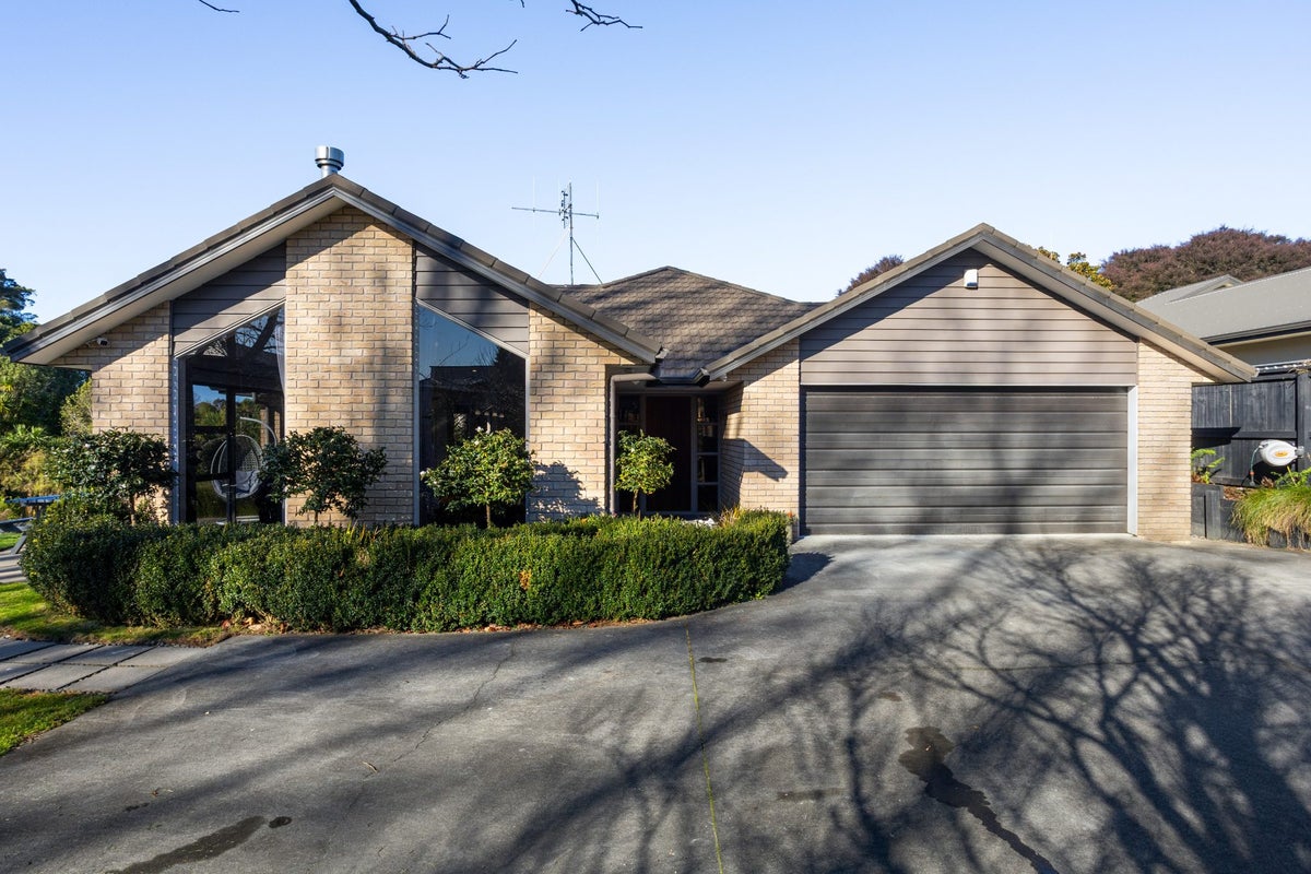 14 Cabernet Close, Rototuna, Hamilton - Carousel 1