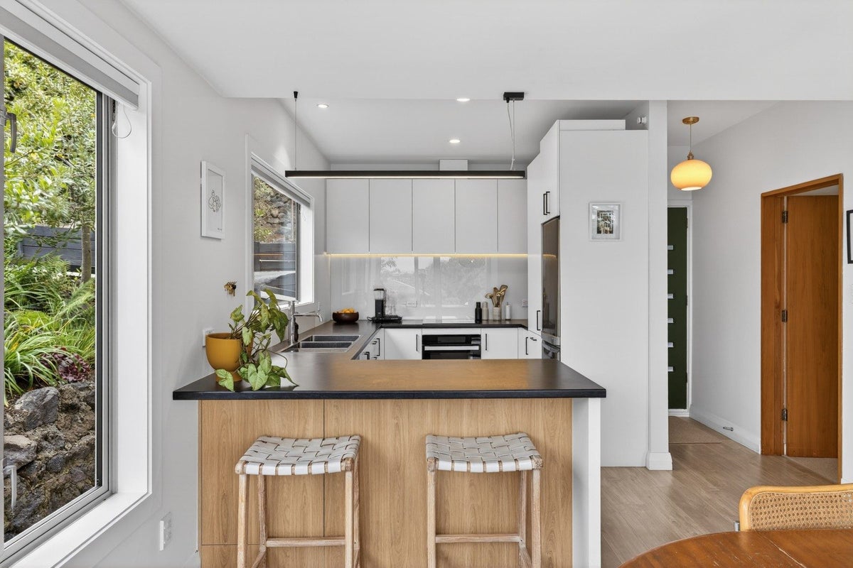 1/22 Hackthorne Road, Cashmere, Christchurch - Carousel 2