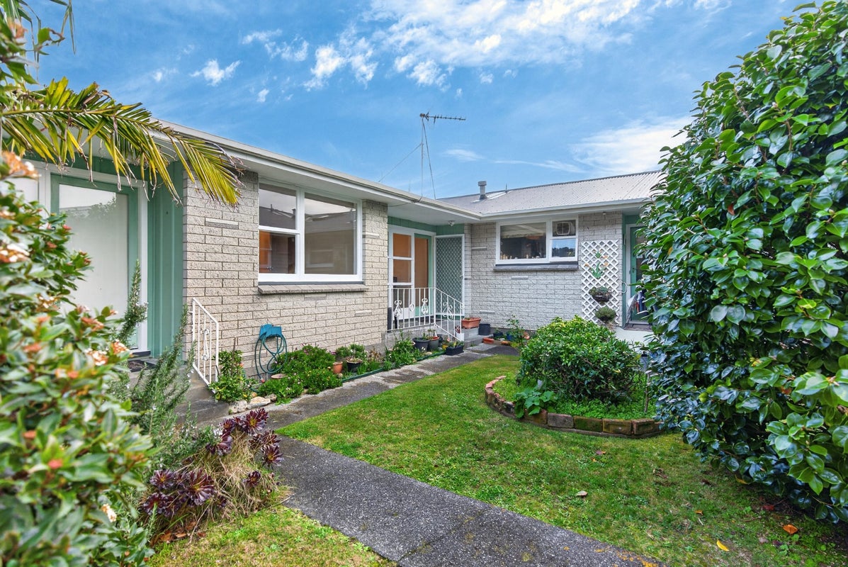 8/250 Muritai Road, Eastbourne, Lower Hutt - Carousel 1