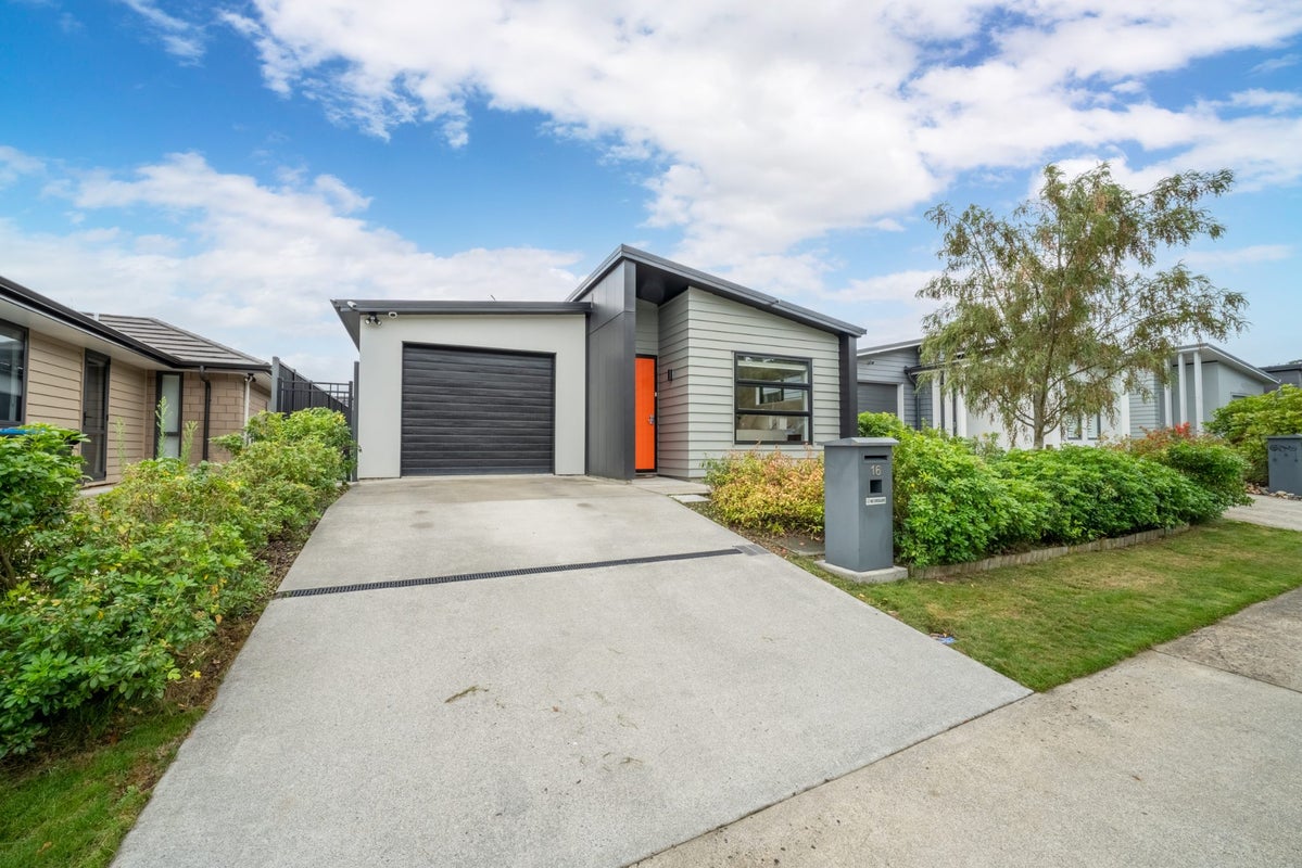 16 Buddle Road, Wallaceville, Upper Hutt - Carousel 1