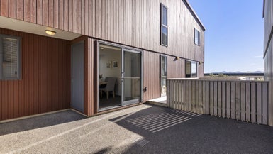 107 Woodridge Drive, Woodridge, Wellington - Carousel 1