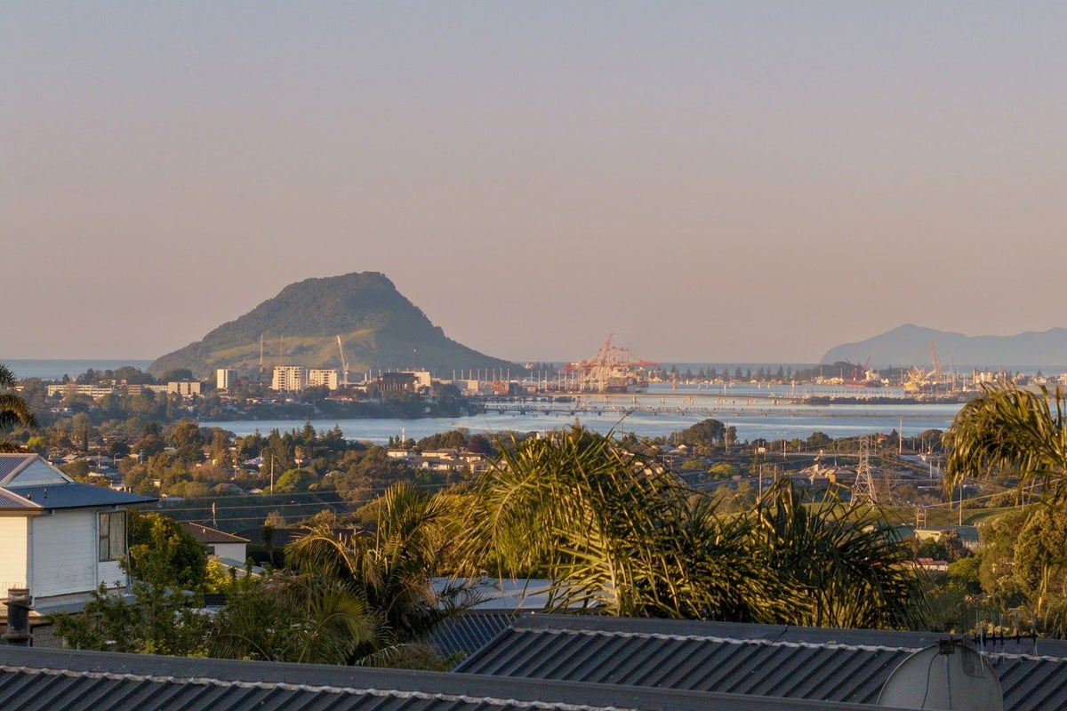 7 Upper Ohauiti Road, Ohauiti, Tauranga - Carousel 1